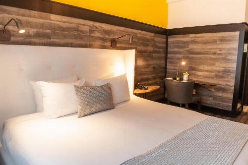 Catalina Hotel & Beach Club image 1