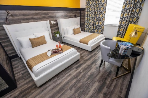 Catalina Hotel & Beach Club image 34