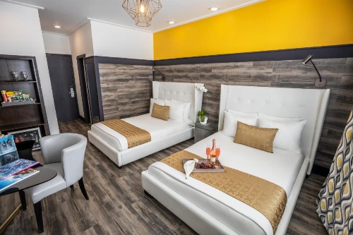 Catalina Hotel & Beach Club image 35