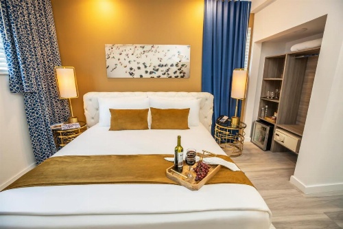 Catalina Hotel & Beach Club image 38