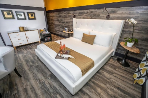 Catalina Hotel & Beach Club image 41