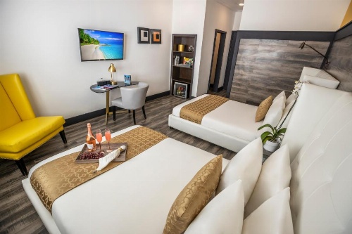 Catalina Hotel & Beach Club image 46