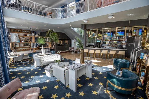 Catalina Hotel & Beach Club image 8